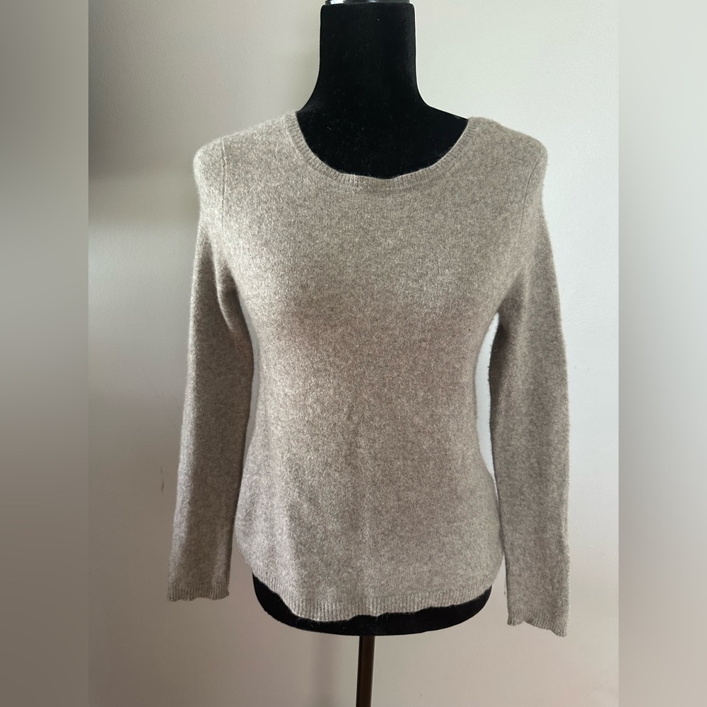 Cashmere  Women's Sweater - TAHARI‎